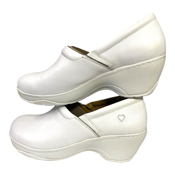 Nurse Mates Bryar White Leather Slip-On Shoes - Size 9.5W - Picture 3 of 8
